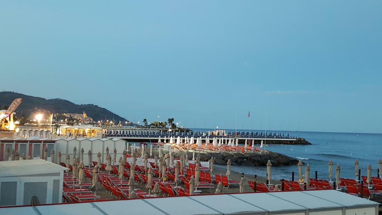 Villa Jone دْيانو مارينا المظهر الخارجي الصورة